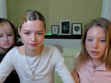 couple Straight And Lesbian Sex Cam with alise_beautiful