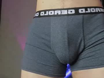 couple Straight And Lesbian Sex Cam with blazeduo