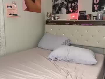 girl Straight And Lesbian Sex Cam with daisy_sparx