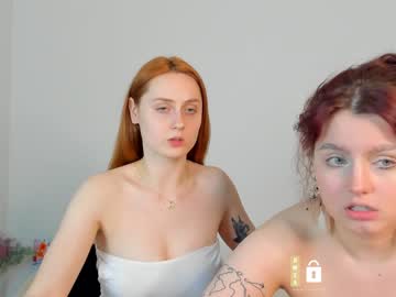 couple Straight And Lesbian Sex Cam with evelyn_hey