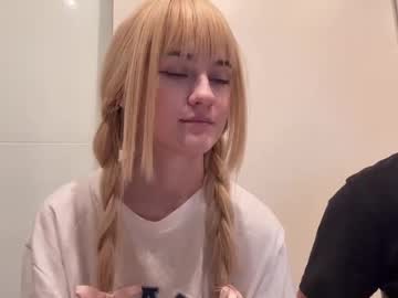 couple Straight And Lesbian Sex Cam with doublelove1