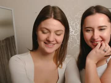 couple Straight And Lesbian Sex Cam with juicyfriday