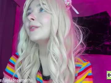 girl Straight And Lesbian Sex Cam with layladreamer