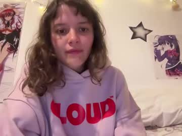 couple Straight And Lesbian Sex Cam with pikawiii