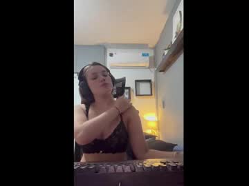 girl Straight And Lesbian Sex Cam with eemilyyyy19