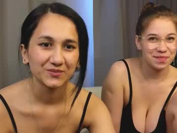 couple Straight And Lesbian Sex Cam with brittdaunt