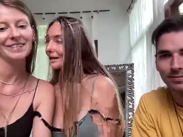 couple Straight And Lesbian Sex Cam with lechee_love