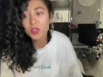 couple Straight And Lesbian Sex Cam with itssofiafox