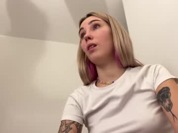 couple Straight And Lesbian Sex Cam with bogyangel