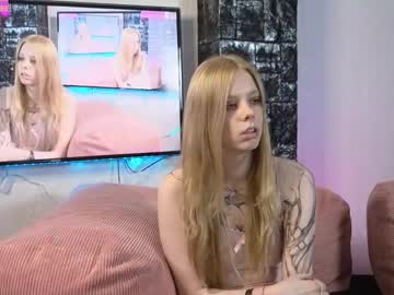 girl Straight And Lesbian Sex Cam with kitnessky